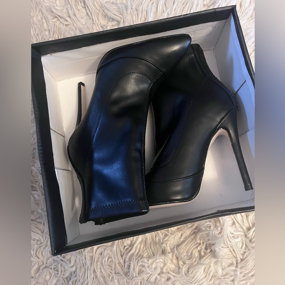 Plt Sock Heel Pointed Bootie 5.5-6 - image 4